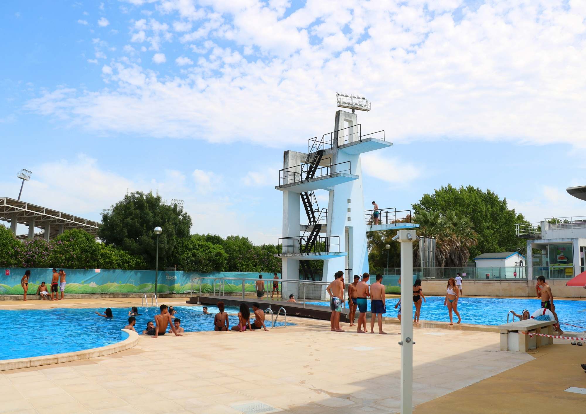 Veraneantes escolheram as nossas piscinas Rio Maior Sports Centre ...